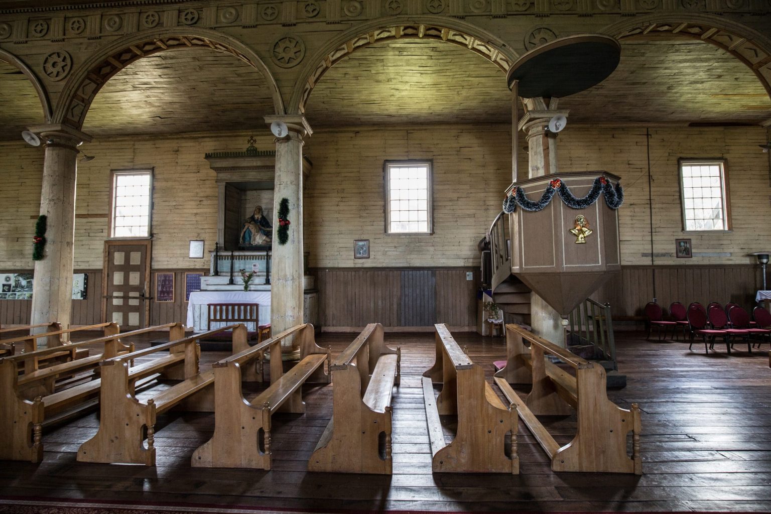 13 Iglesia de Nuestra Senora del Rosario Chonchi 4 1536x1024
