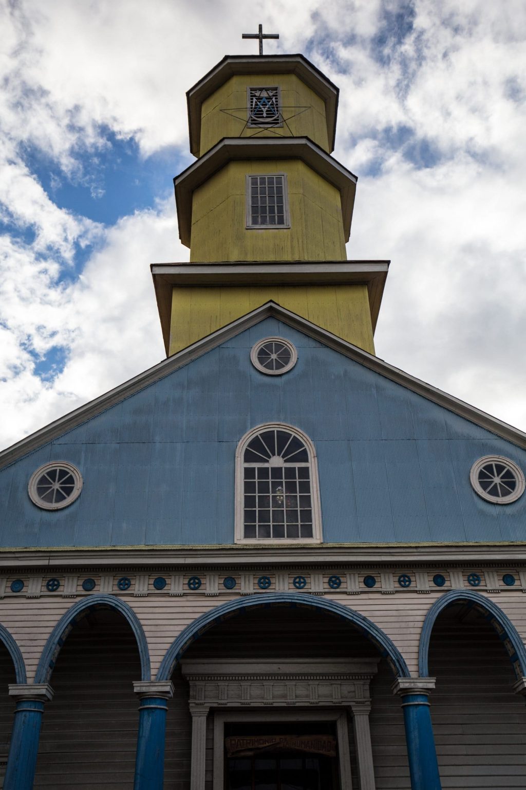 13 Iglesia de Nuestra Senora del Rosario Chonchi 5 1024x1536